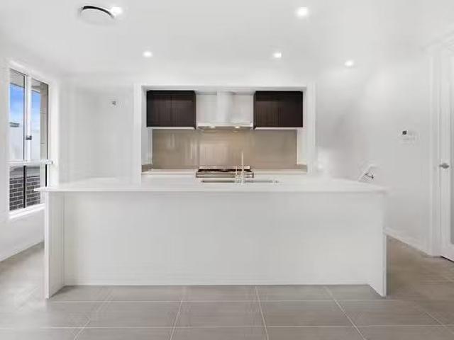 Unique 48 Bristlebird Drive, Calderwood, NSW 2527