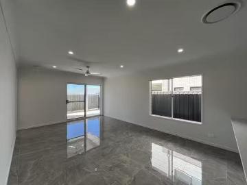 Deal! 48 Gladesville Way, Spring Mountain, QLD 4300