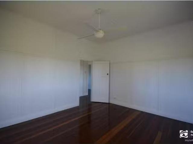 Unique 4/8 Mc Cloys Road, Tygalgah House for rent Listed by R.