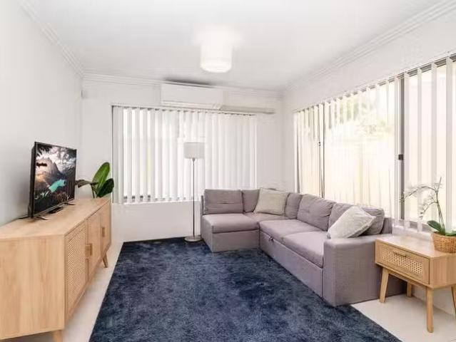 Cozy 4/8 Nemagold Grove, Coogee, WA 6166