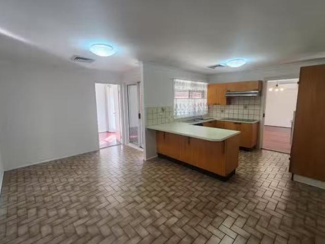 Rental! 49 The Esplanade, Guildford NSW 2161