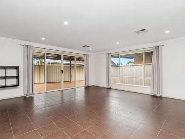 Just in! 49A Gumeracha Road, O'sullivan Beach, SA 5166