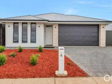 Just in! 4 Azure Drive, Moana House for rent Listed by Tayla.