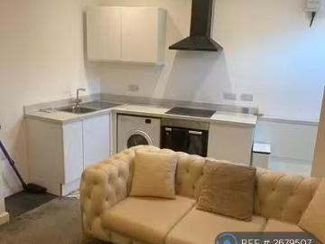 New 4 BA 1 bedroom house share for rent in Farnworth, Farnwort.
