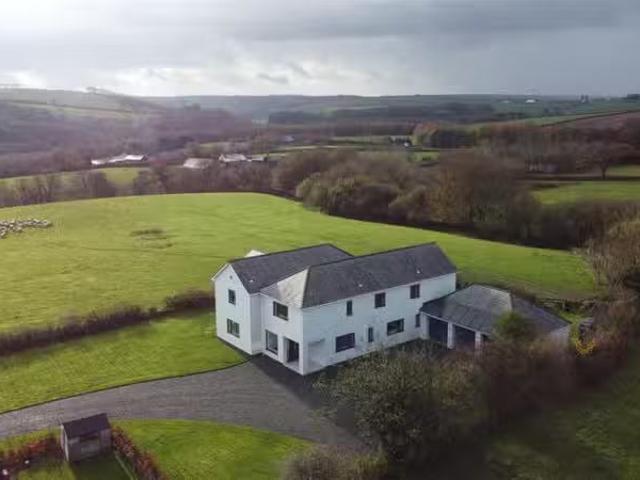 Rental! 4 BA 5 bedroom detached house for rent in West Johnsto.