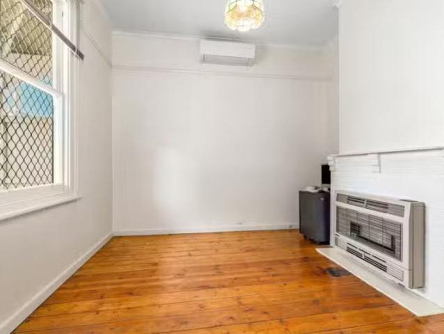 Cheap 4 Bambra Street, Geelong, VIC 3220 Medical/Consulting.