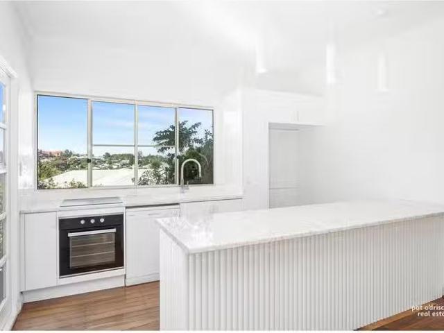 Unique 4 Beaconsfield Terrace, The Range, QLD 4700