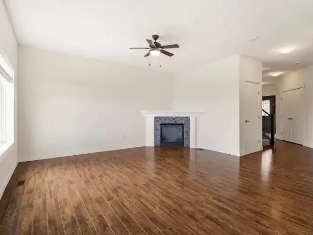 For Rent 4 Bedroom Apartment Airdrie AB DS104401534