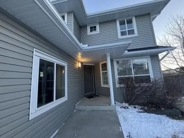 For Rent 4 Bedroom Apartment Airdrie AB DS104223993