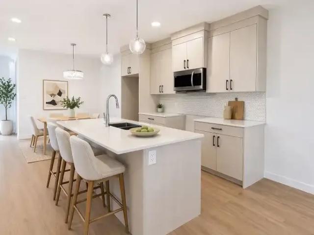 For Rent 4 Bedroom Apartment Calgary AB DS101986657