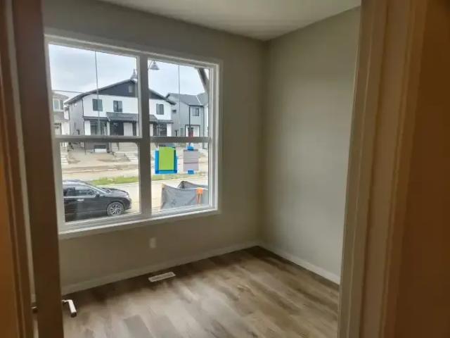 For Rent 4 Bedroom Apartment Calgary AB DS103574372