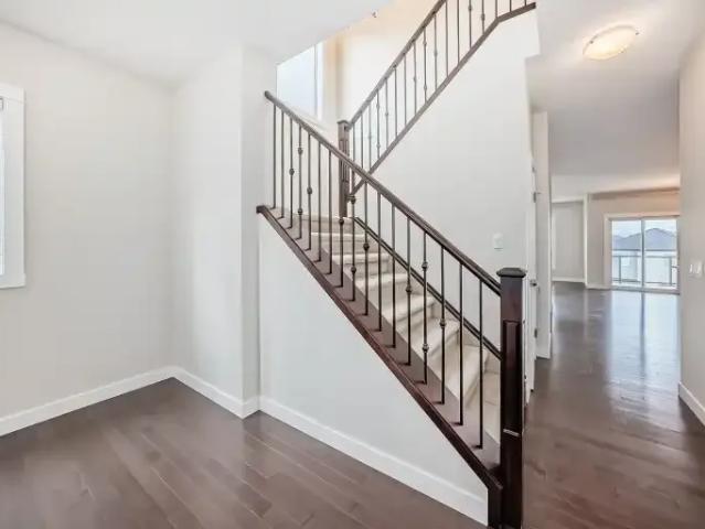 For Rent 4 Bedroom Apartment Calgary AB DS103611682
