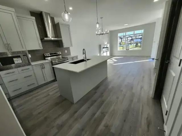 For Rent 4 Bedroom Apartment Calgary AB DS105565605