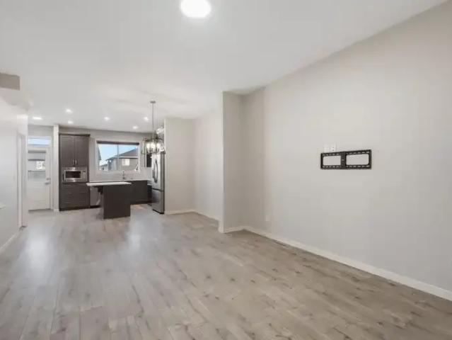 For Rent 4 Bedroom Apartment Calgary AB DS105198635