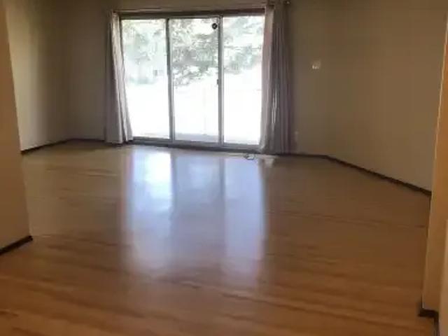 For Rent 4 Bedroom Apartment Calgary AB DS105226605