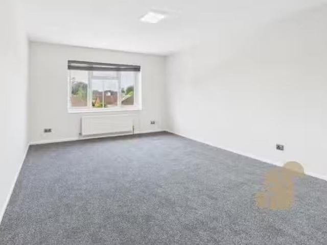 For Rent! 4 bedroom apartment for rent in Blackberry Road, Sta.