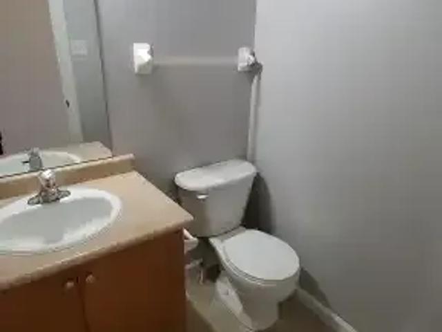 For Rent 4 Bedroom Apartment Kawartha Lakes ON DS104401317