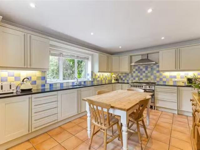 Cozy 4 bedroom detached house for rent in The Hill, Wheathamps.