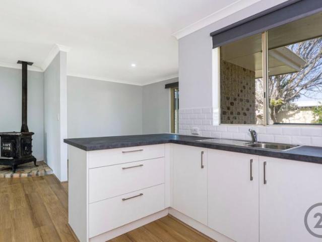 For Rent 4 Bedroom House Coodanup, WA DS105606179