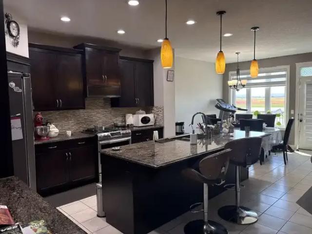 For Rent 4 Bedroom House Calgary AB DS104362760