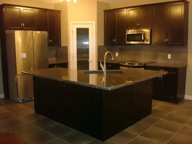 For Rent 4 Bedroom House Calgary AB DS104711034