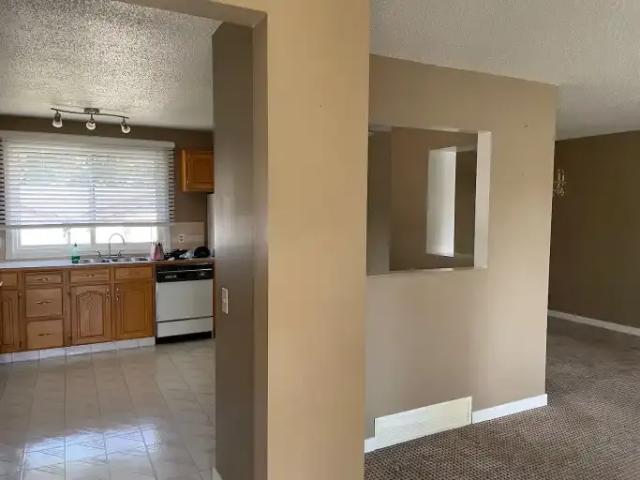 For Rent 4 Bedroom House Calgary AB DS104864363