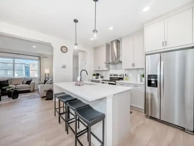 For Rent 4 Bedroom House Calgary AB DS104940923