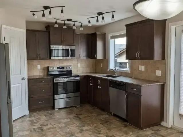 For Rent 4 Bedroom House Calgary AB DS104957458