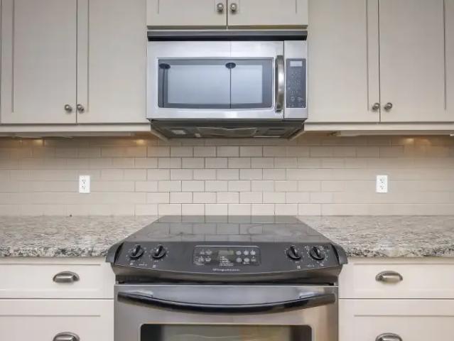For Rent 4 Bedroom House Calgary AB DS104972437