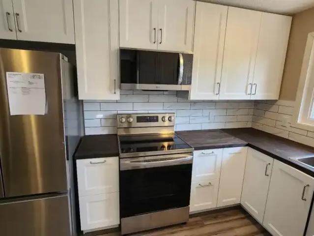 For Rent 4 Bedroom House Calgary AB DS105185831