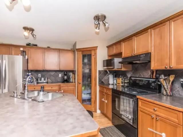 For Rent 4 Bedroom House Calgary AB DS105100559