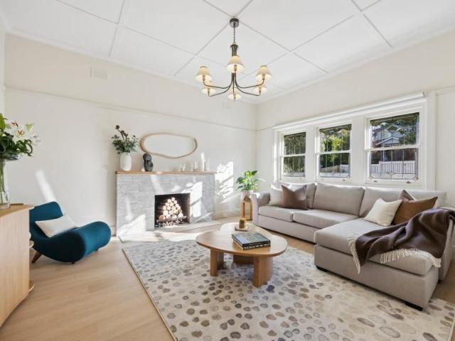 For Rent 4 Bedroom House Camberwell VIC DLS102760426