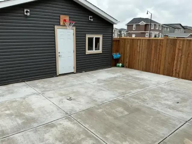 For Rent 4 Bedroom House Chestermere AB DS104991594
