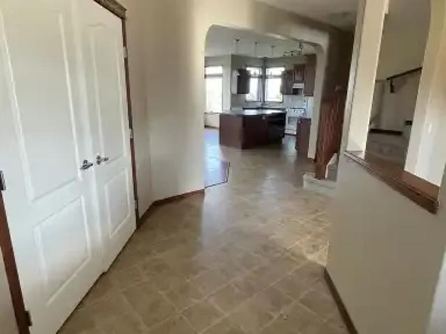 For Rent 4 Bedroom House Chestermere AB DS105327041