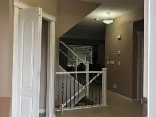 For Rent 4 Bedroom House Airdrie AB DLS105047878