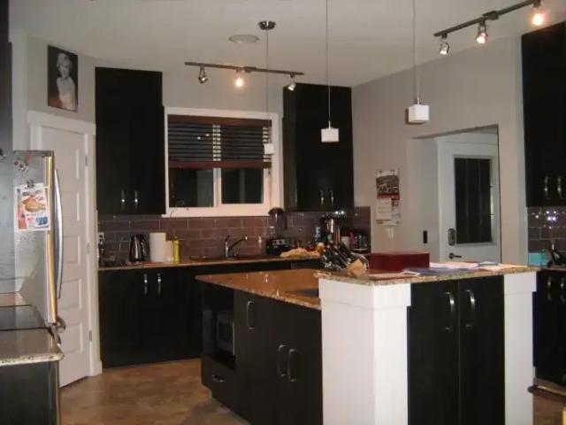 For Rent 4 Bedroom House Airdrie AB DLS105087752