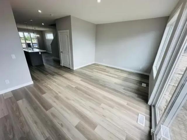 For Rent 4 Bedroom House Airdrie AB DS105150807