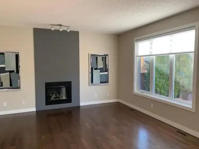 For Rent 4 Bedroom House Airdrie AB DS105150827