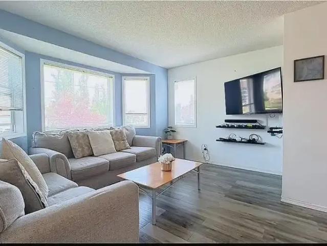 For Rent 4 Bedroom House Airdrie AB DS106004631