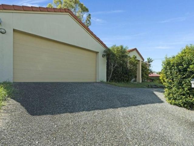 For Rent 4 Bedroom House Ashmore, QLD DS102578087