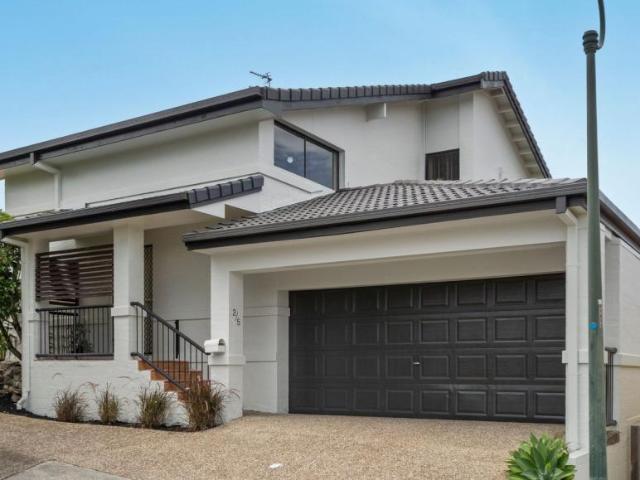 For Rent 4 Bedroom House ASHMORE QLD DS104893854
