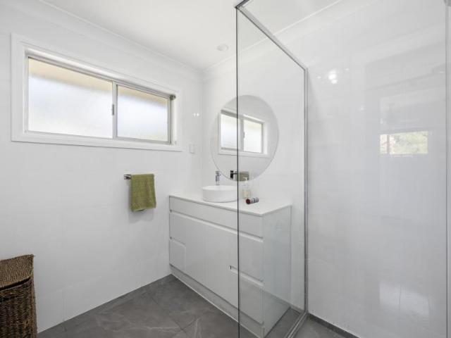 For Rent 4 Bedroom House Ashmore QLD DS106099490