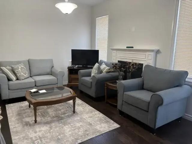 For Rent 4 Bedroom House Bowmanville ON DLS103487407