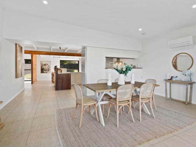 For Rent 4 Bedroom House Belmont QLD DS105676580