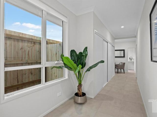 For Rent 4 Bedroom House Birkdale QLD DS104185175