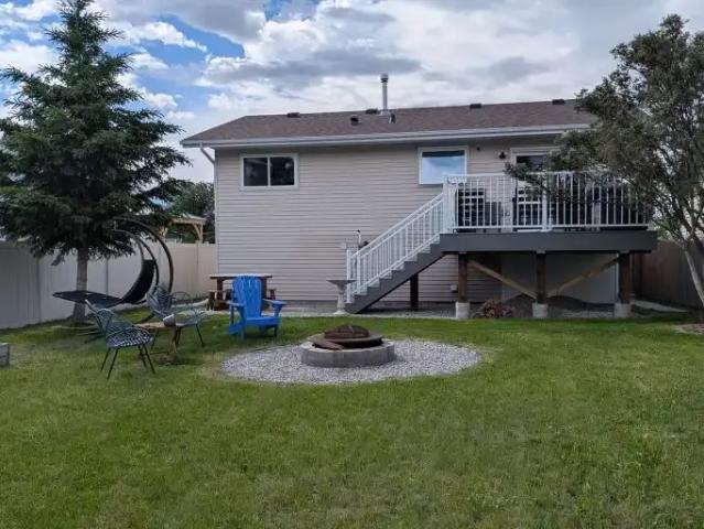 For Rent 4 Bedroom House Blackfalds AB DS105087870