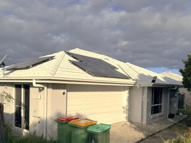 For Rent 4 Bedroom House BRASSALL QLD DS104948215