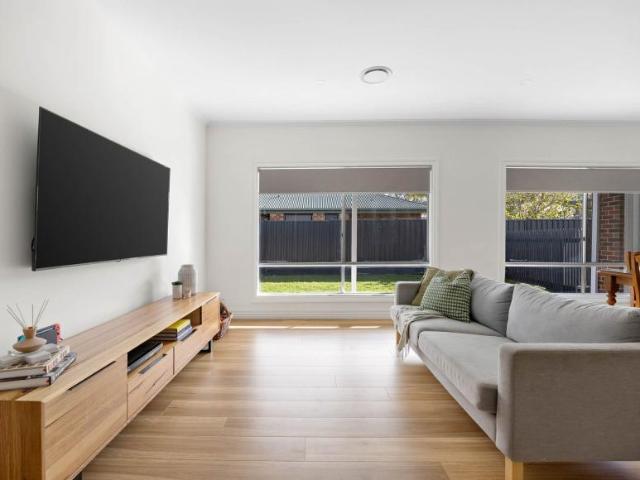 For Rent 4 Bedroom House Bulla VIC DS102887769