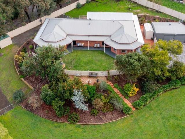For Rent 4 Bedroom House Buninyong VIC DS106168757
