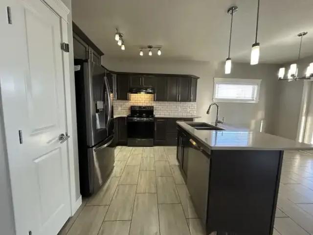 For Rent 4 Bedroom House Grande Prairie AB DS103739668